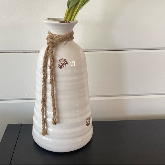 JUST IN Farmhouse Vase Home Office Decor Rustic Accent White Tan Ceramic Neutral - Picture 9 of 9